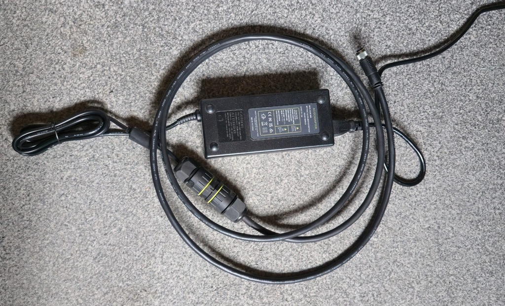 [15-33] Externe Stromversorung Terminal von 230V